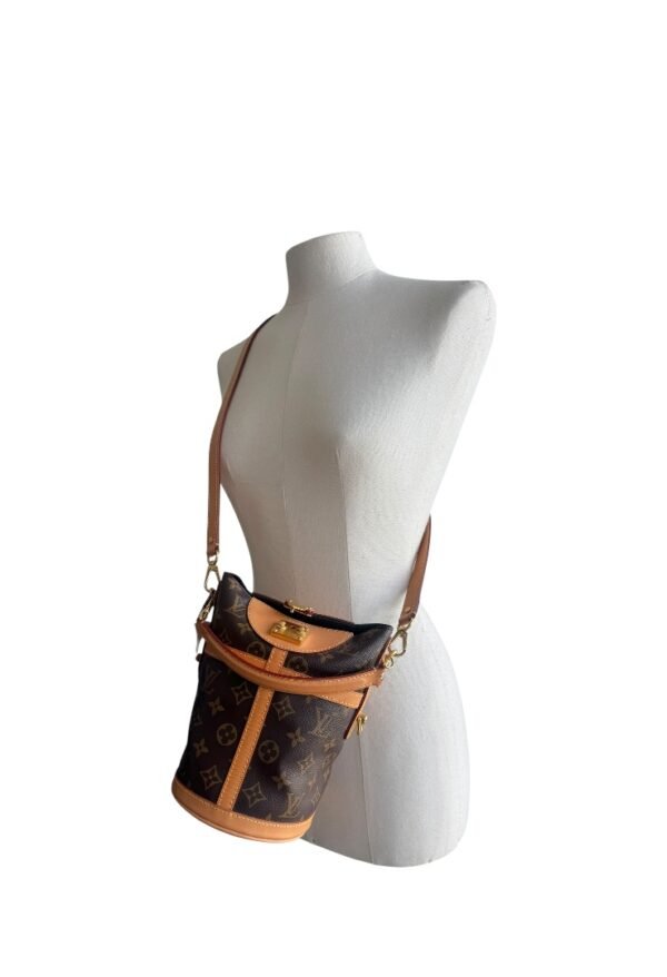 LOUIS VUITTON - DUFFLE BUCKET - Image 5